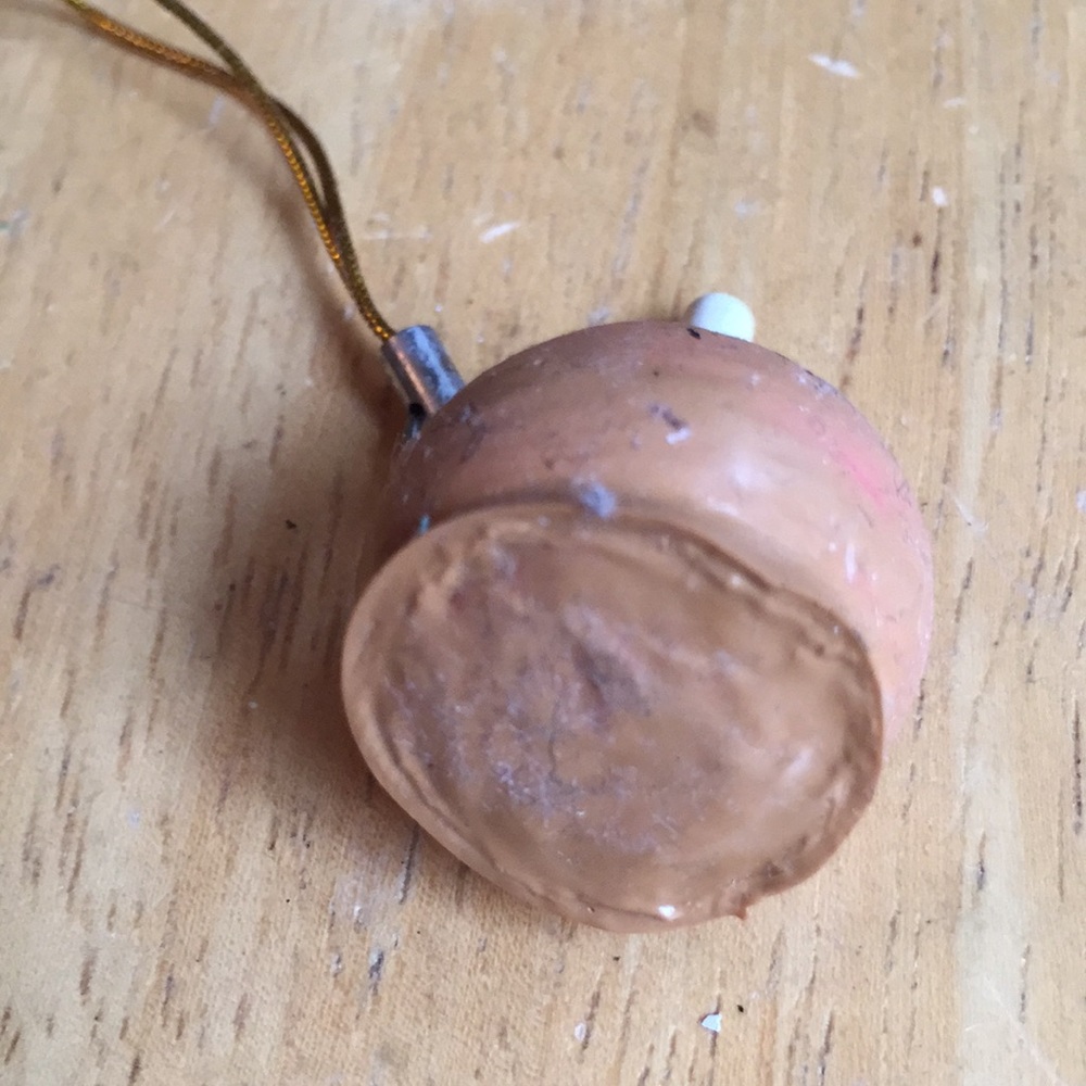 Free! Apple phone charm in good condition - Picture 3 of 5